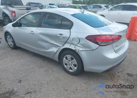2017 Kia Forte Lx z USA, uszkodzony, nr VIN 3KPFK4A75HE067705